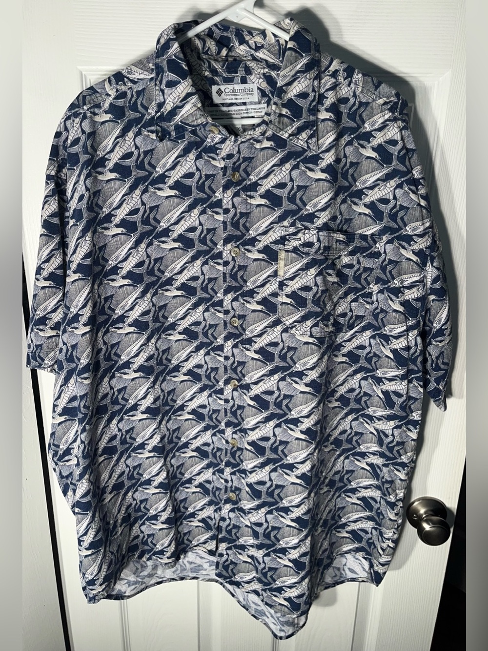 Vintage Columbia Men's XXL Blue White Fish Cotton Short Sleeve Button Shirt